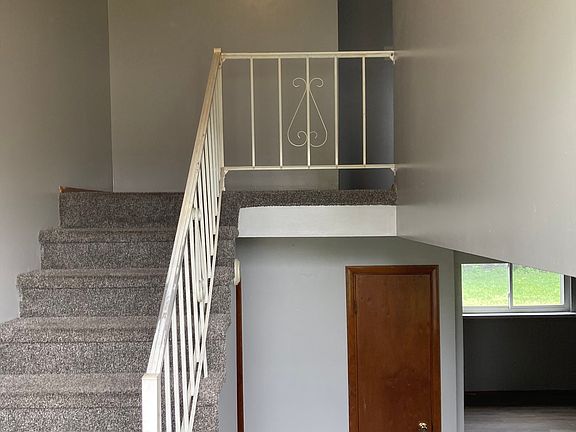 2nd image of 107 Devol Dr APT B