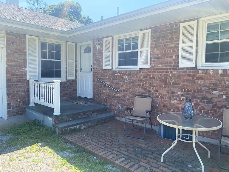 266 Crombie St — Photo 4