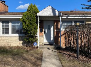 5718 Lee St, Morton Grove, IL 60053