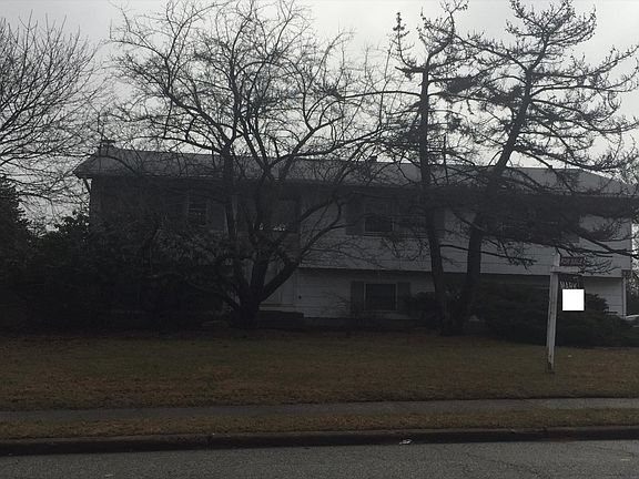 3rd image of 2 Concord Dr
