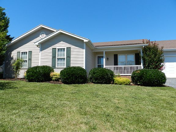 3rd image of 40 Falcon Ln