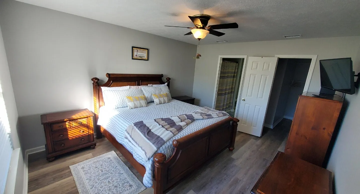 107 Beacon Ln — Photo 3