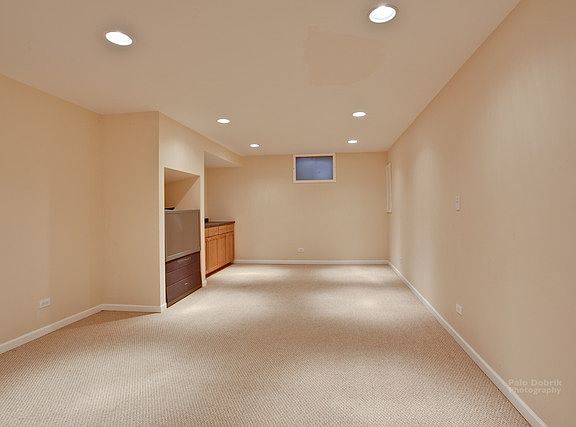 3rd image of 320 Harvey Ave