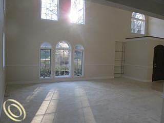1st image of 285 Vincennes Pl