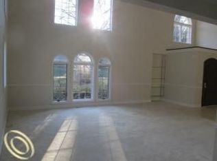 285 Vincennes Pl, Grosse Pointe Farms, MI 48236