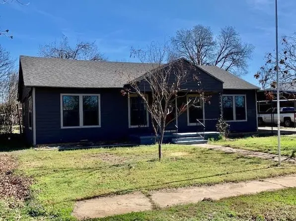 106 Miami Ave, Coleman, TX 76834
