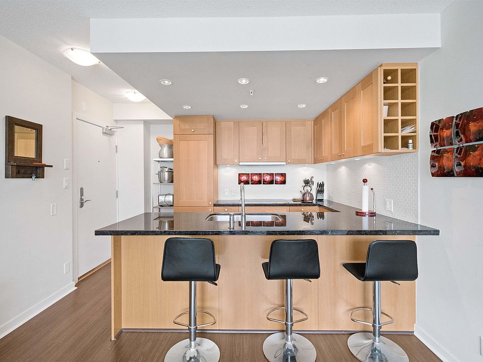 1st image of 821 Cambie St #2001