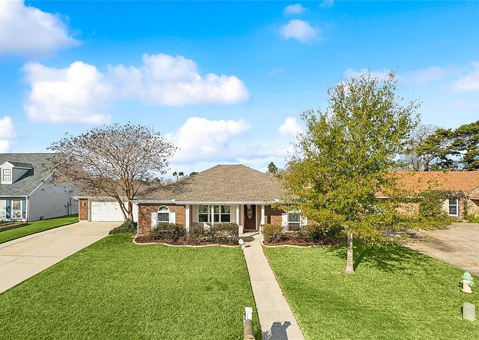 1st image of 176 Pebble Beach Dr