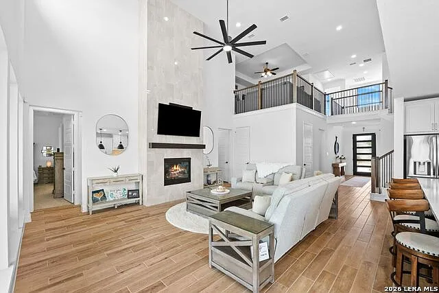 5 bed, 5.5 bath, 3675 sqft, $4,500 — Photo 4