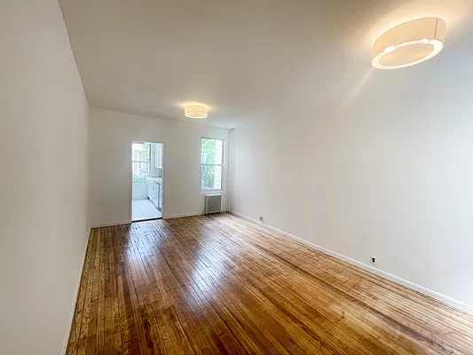 Rented by Evergreen Realty & Investments | media 3