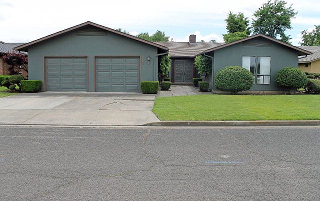 1st image of 785 Village Way