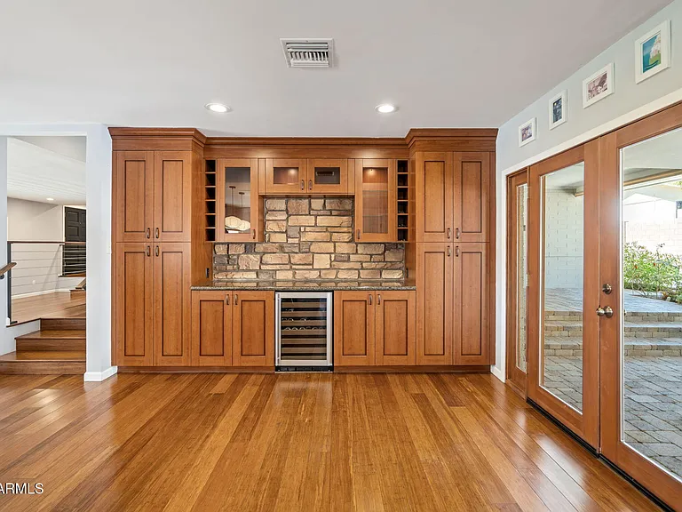 2054 E Rancho Dr — Photo 14