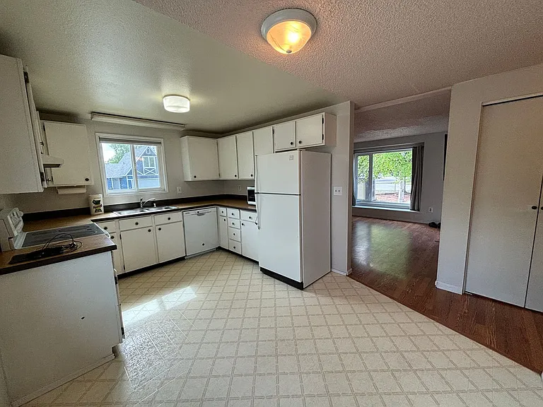 1453 Market St — Photo 6