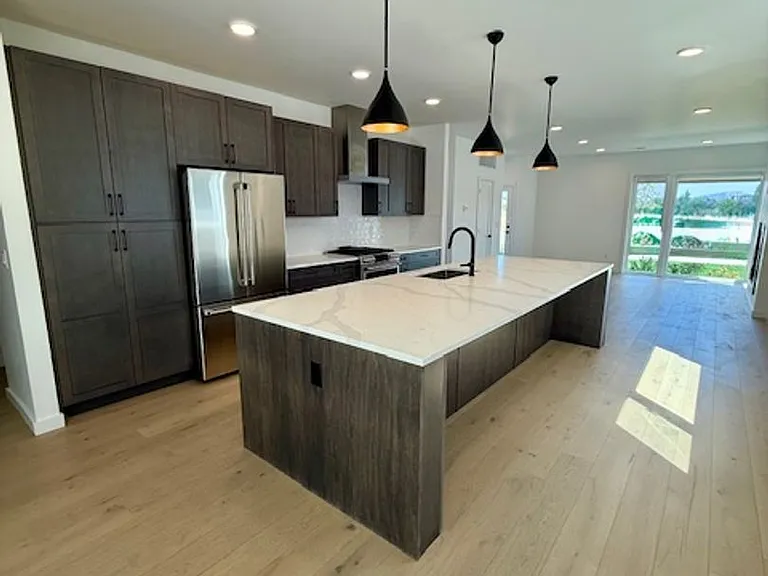 2957 S 27th Ave — Photo 17