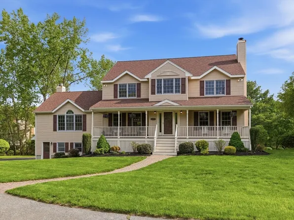 187 Sanborn Ln, Reading, MA 01867