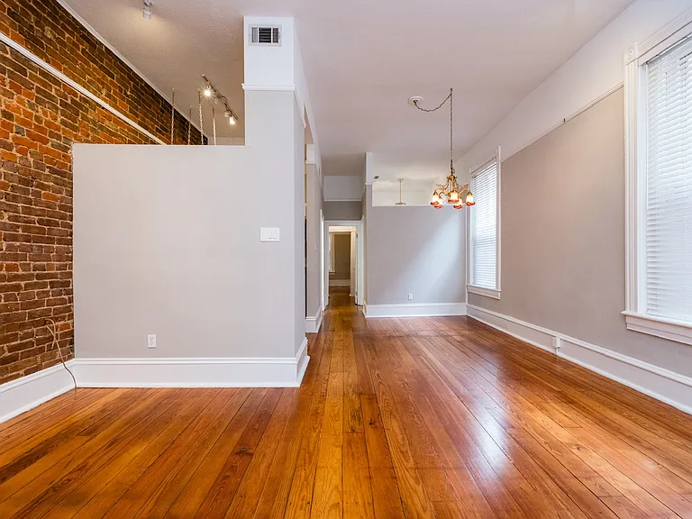 221 E 10th St #1 — Photo 8