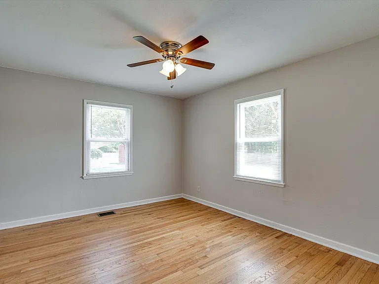 4810 Appian Way — Photo 15