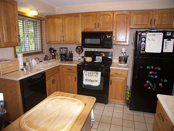 2nd image of 1303 Syracuse Ln