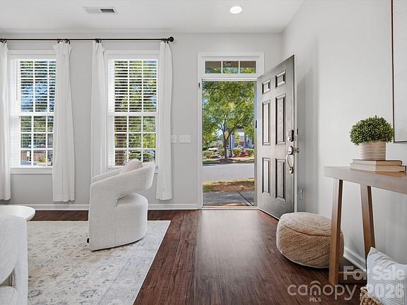 3rd image of 9533 Longstone Ln