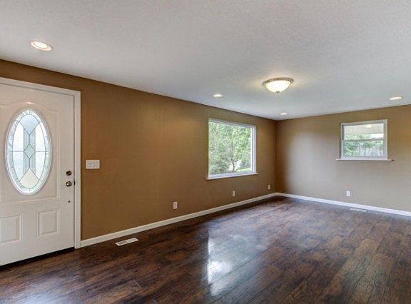 4th image of 330 Turman Dr
