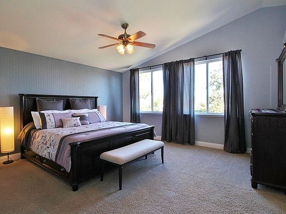 3rd image of 608 Spaulding Dr