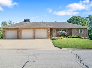 1120 3rd Ave SE, Cascade, IA 52033