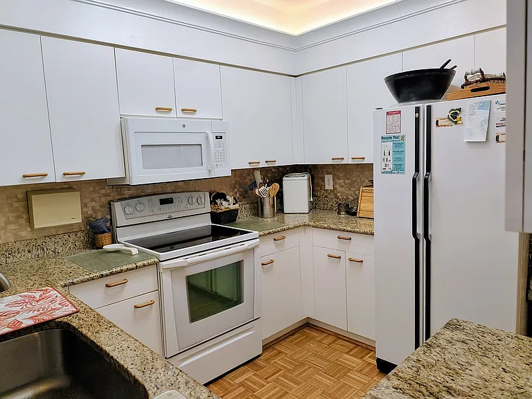 Kitchen with stove and oven and all equipment
