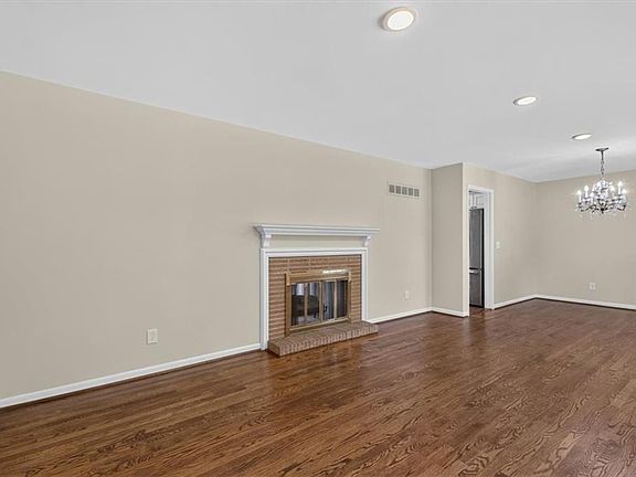 4th image of 426 W 109th St