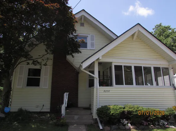 2257 Wyoming Ave SW, Wyoming, MI 49519