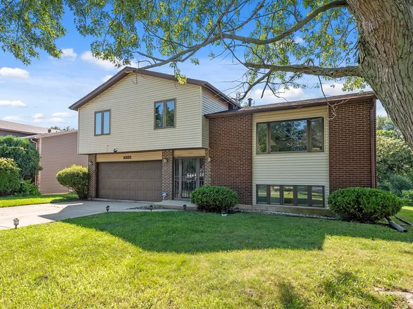 1032 Blackhawk Dr, University Park, IL 60484