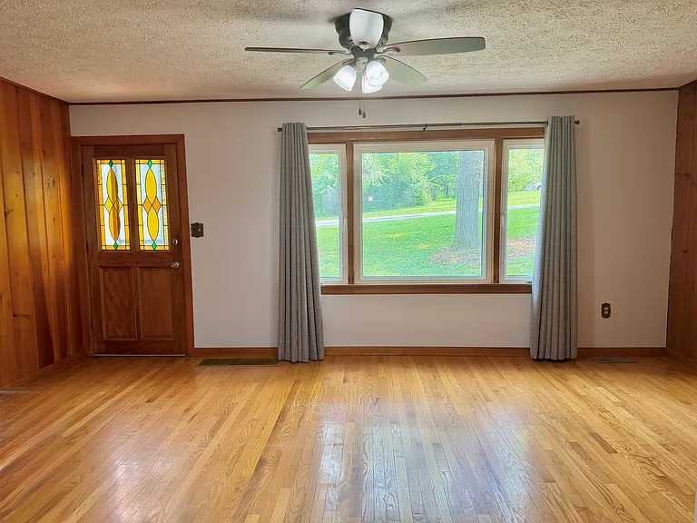 1826 S Highland Ave — Photo 6