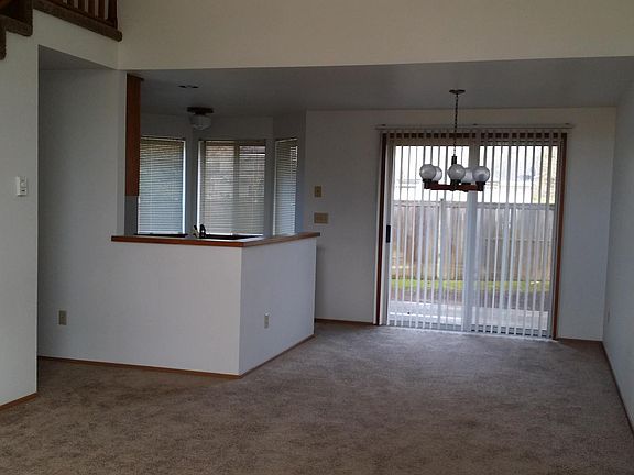 4th image of 8413 71st Avenue Ct SW