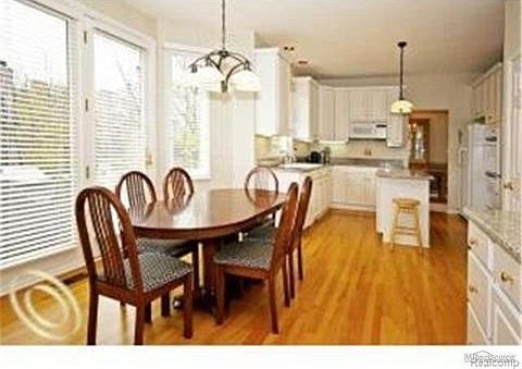 5th image of 21924 York Mills Cir
