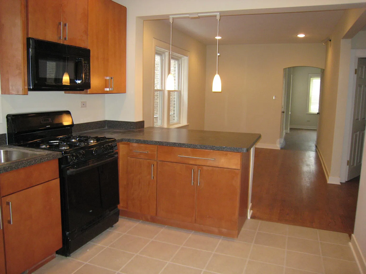1705 N Mayfield Ave — Photo 3
