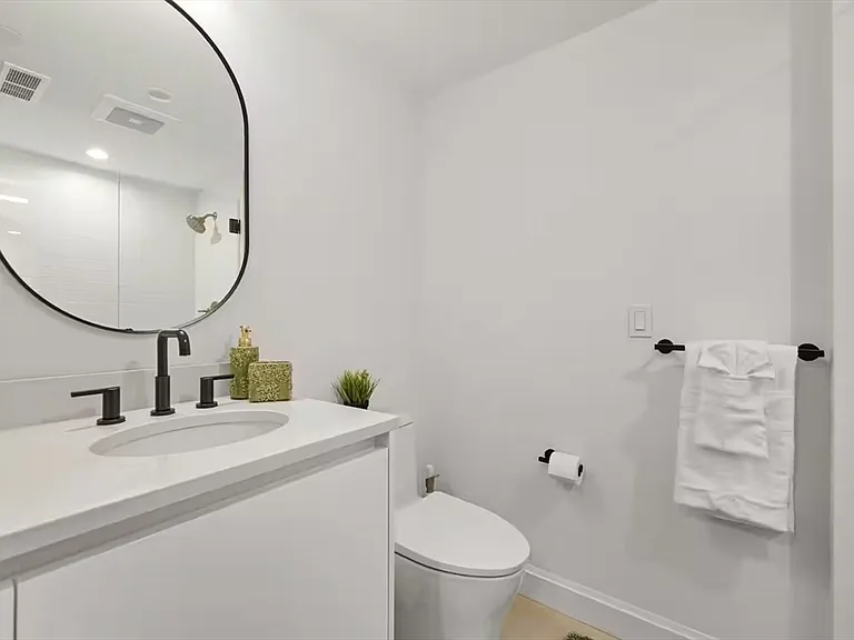 1618 Beacon St #3 — Photo 7