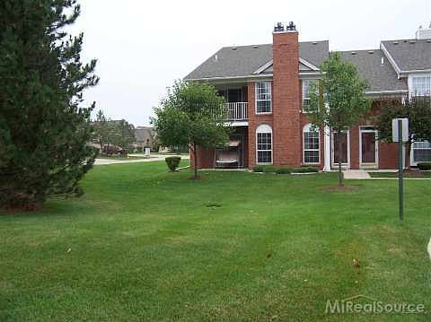 3rd image of 52356 Stoneridge Dr