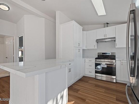 3rd image of 175 Avenue De La Couleurs