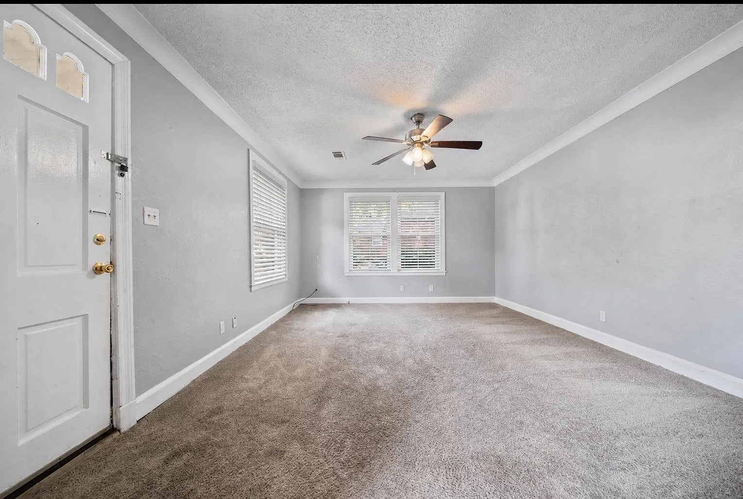 3 bed, 1.5 bath, 1478 sqft, $1,800 — Photo 2