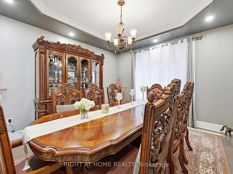 456 Valridge Dr — Photo 8