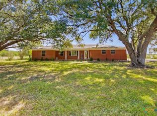 7287 Hanselman Rd, Victoria, TX 77905