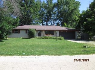 5858 Darlene Dr, Rockford, IL 61109