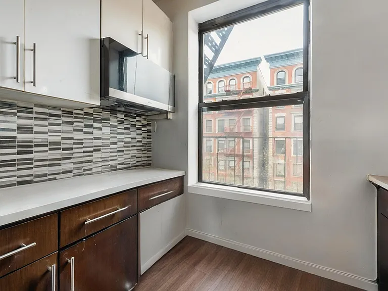411 Manhattan Ave #9 — Photo 20