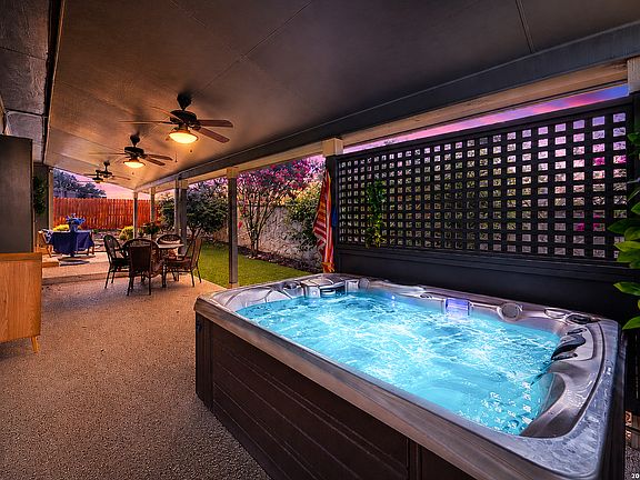 2nd image of 2102 Oak Ranch