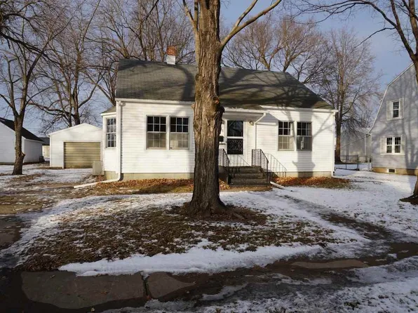 105 10th Ave, Charles City, IA 50616