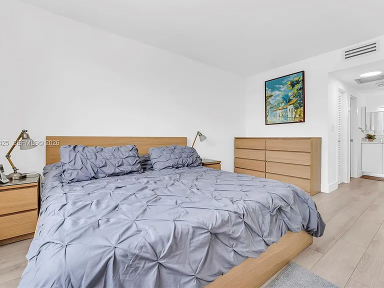 300 Bayview Dr #214 — Photo 11