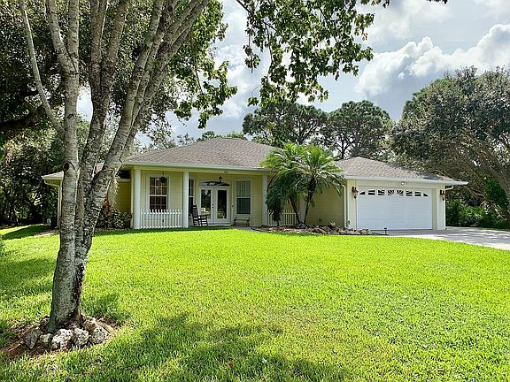 2nd image of 106 Lady Ln