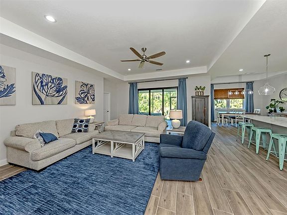 4th image of 171 SPRING DRIVE
