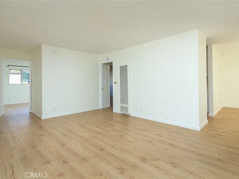 241 N Kenwood St #2 — Photo 3