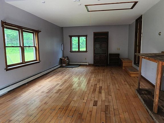 4th image of 56 White Creek Rd