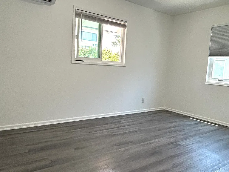 1206 W Victory Blvd #B — Photo 10